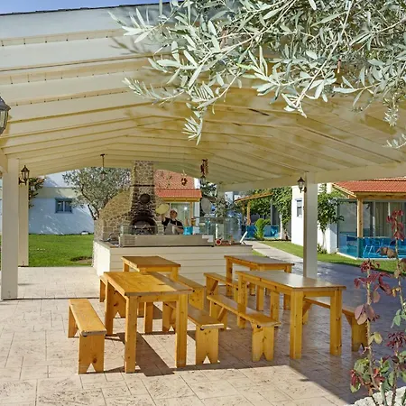 Lydia Maris & Kolymbia