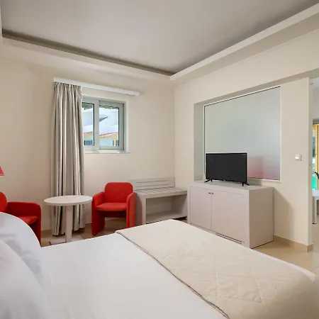 Lydia Maris & Kolymbia