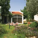 Lydia Maris &