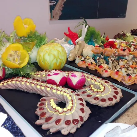 Lydia Maris & Kolymbia