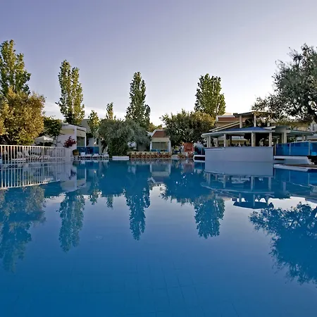 Lydia Maris & Kolymbia