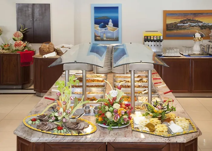 Lydia Maris & מלון